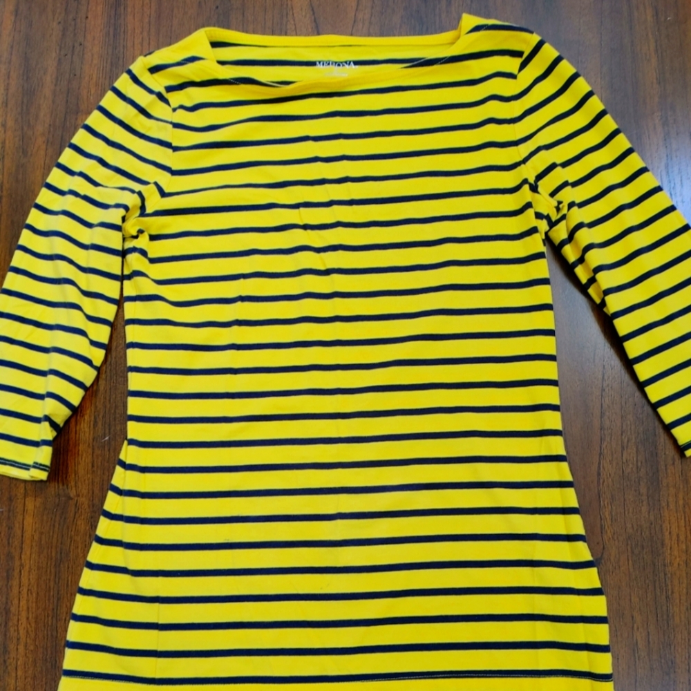 Ladies top size small